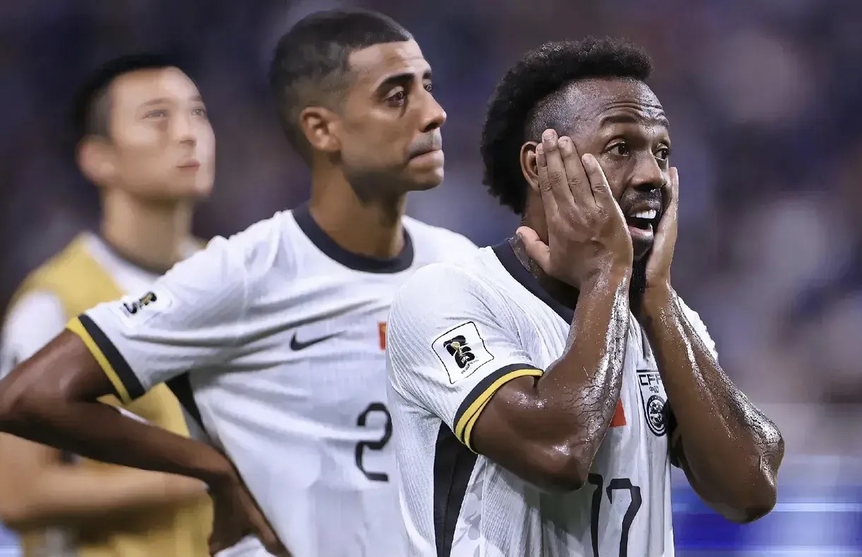 体育赛场上重要决定导致球员集体反应 体育赛场上重要决定导致球员集体反应