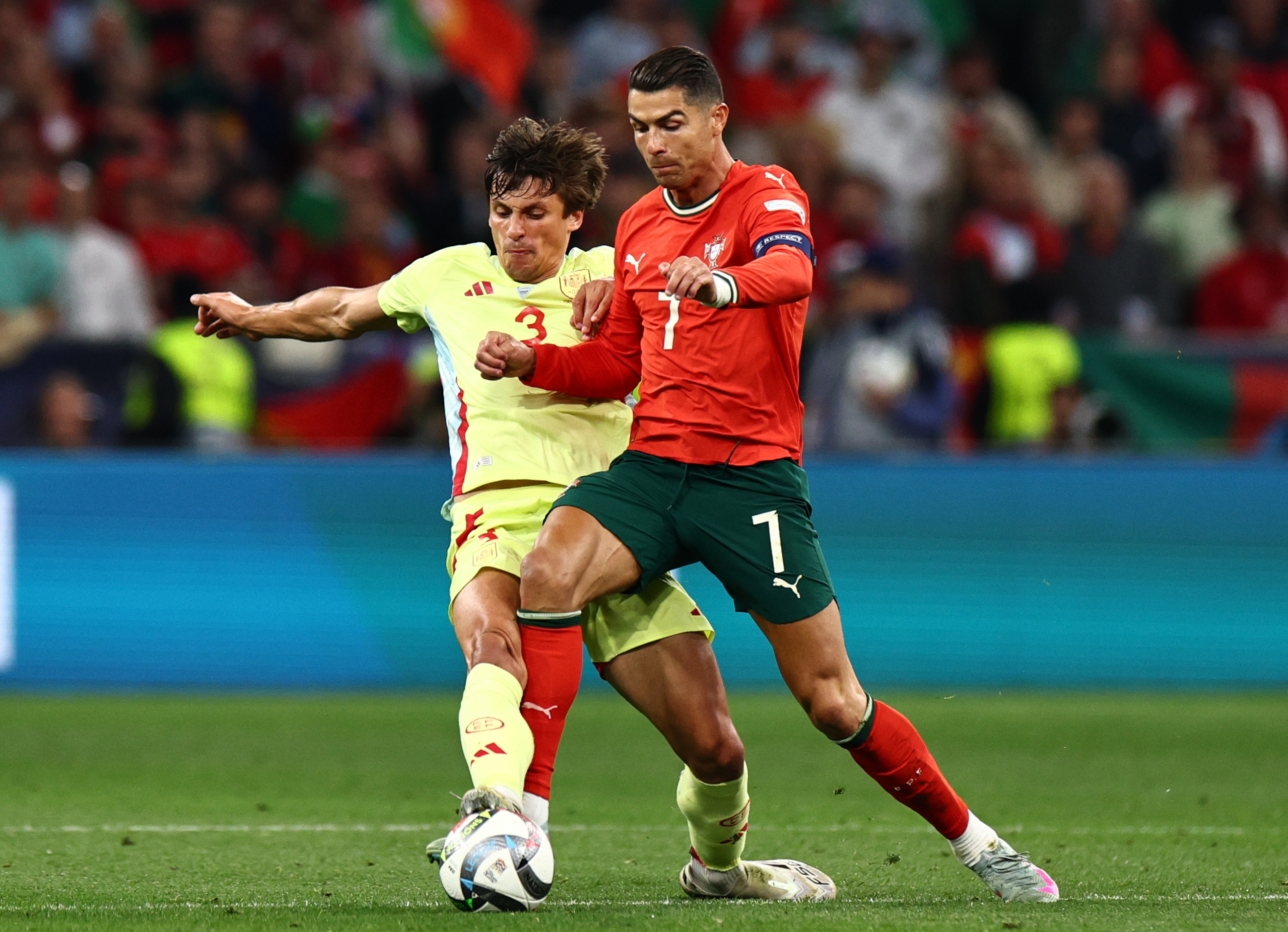 包含葡萄牙代表队在排球比赛中力压对手,实现逆袭的词条 包含葡萄牙代表队在排球比赛中力压对手,实现逆袭的词条