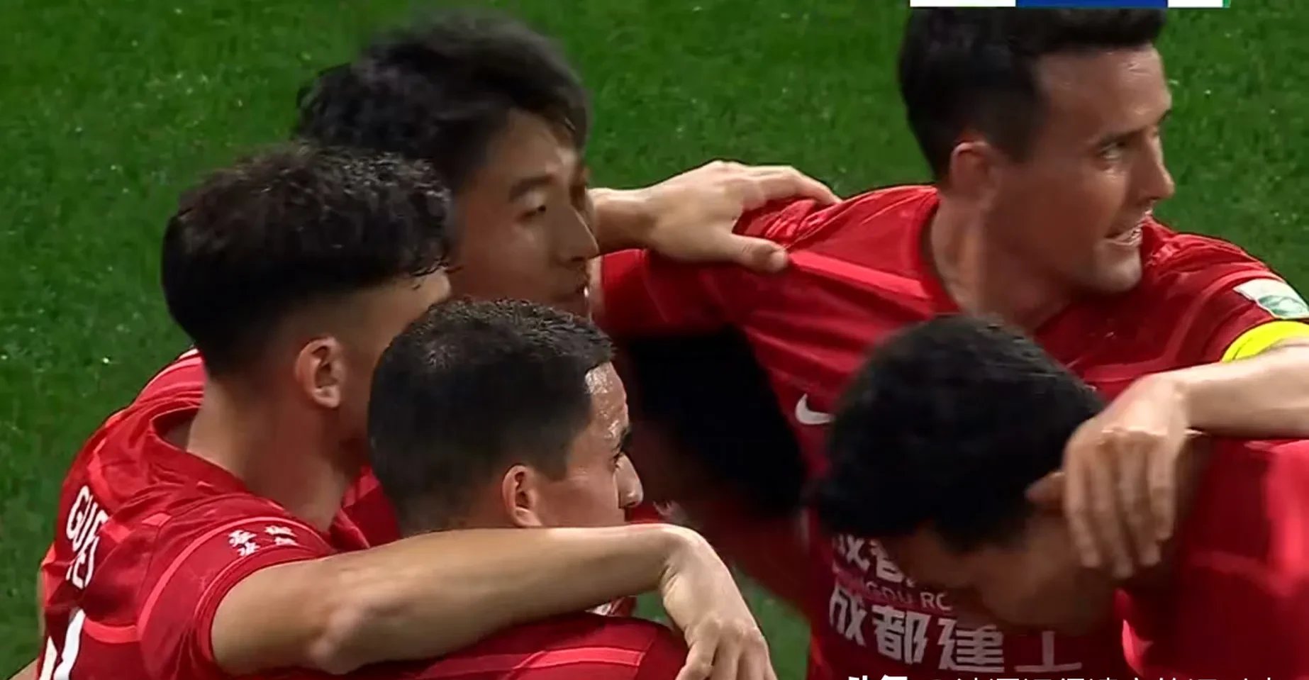 球员精准传球,助球队成功破僵局的简单介绍 球员精准传球,助球队成功破僵局的简单介绍