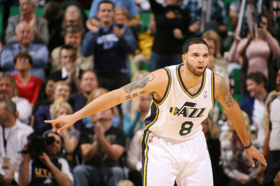 爵士主场力克小牛,继续领先西部 爵士主场力克小牛,继续领先西部