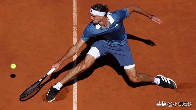 戴维斯杯逆转年终总决赛，兹维列夫惊艳四座