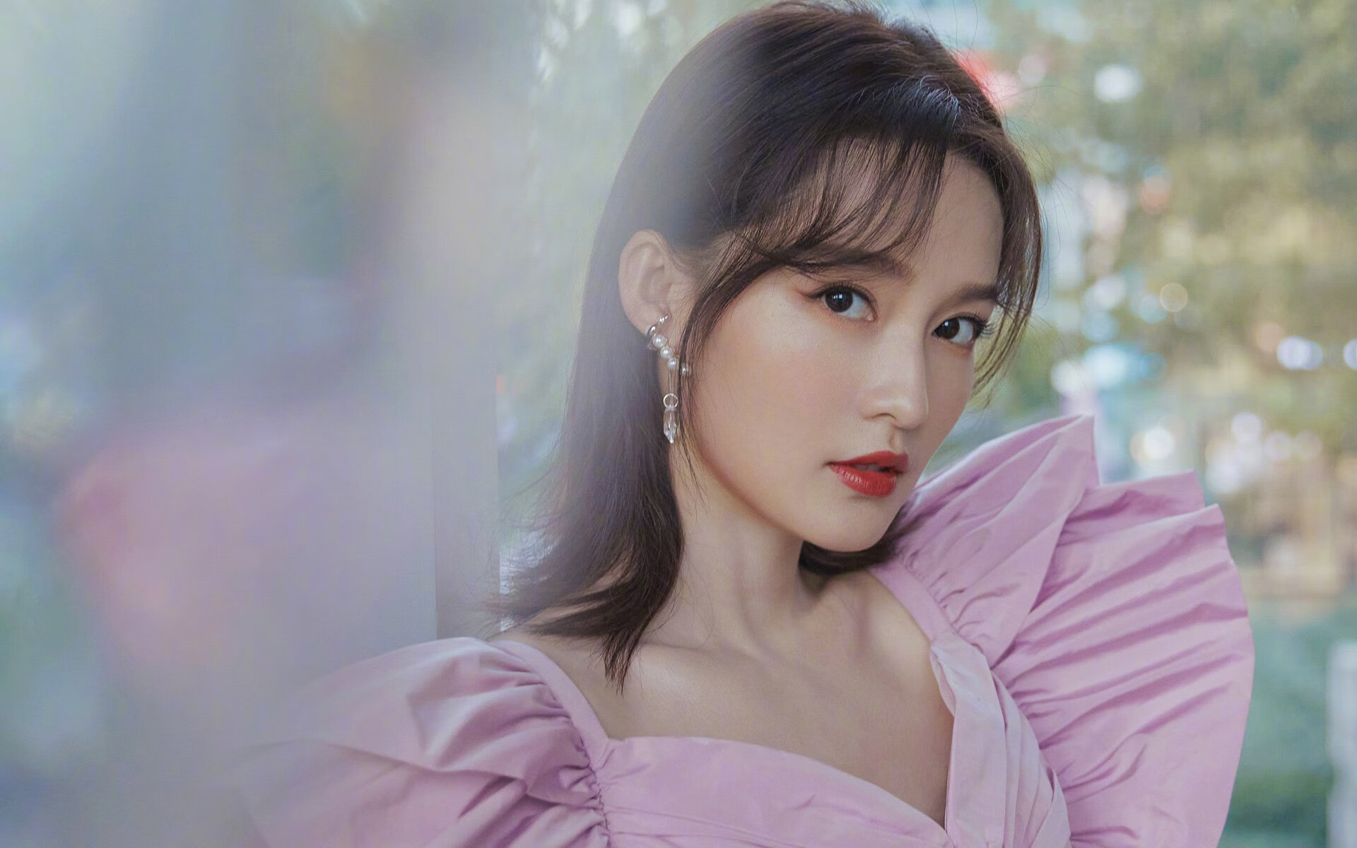 投石惊鹰，当孤翼蔽天，乔治的统治映照活塞的无声反叛